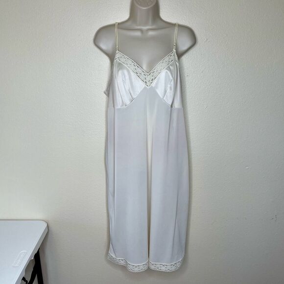 Vintage 70s 80s Vanity Fair Full Slip Lace Trim Cream Beige Women 40-42 Made USA - Picture 12 of 12